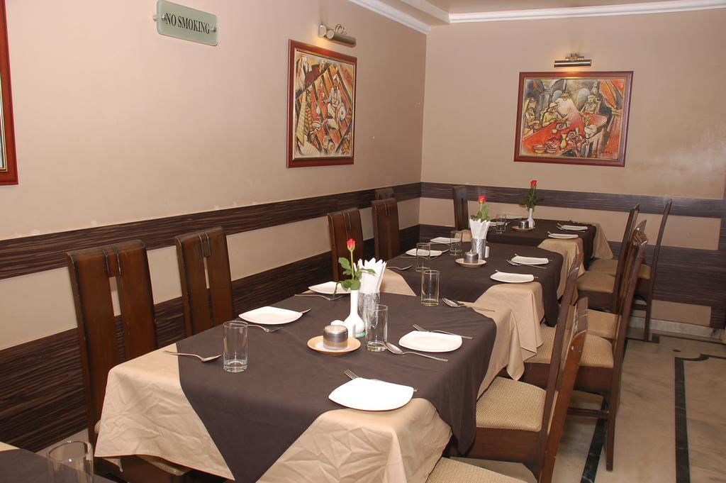 Hotel Royale Midtown Bhubaneswar Exterior foto