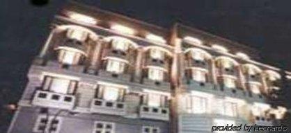 Hotel Royale Midtown Bhubaneswar Exterior foto